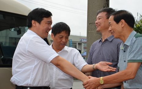 2012年8月,嘉興市委書記、人大主任李衛(wèi)寧一行蒞臨公司視察指導(dǎo)