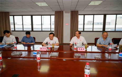 嘉興商品交易產(chǎn)業(yè)園管理辦公室對(duì)我公司蔬菜批發(fā)市場(chǎng) 開(kāi)展“守根脈、保平安、辦實(shí)事”網(wǎng)格大走訪座談會(huì)