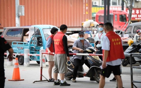 戰(zhàn)“疫”陣地，我們一直堅(jiān)守