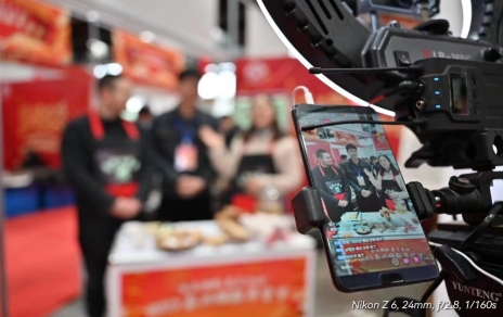 “嘉昕小廚房”走上“2023嘉興煥新年貨節(jié)”， 共同助力促進(jìn)脫貧地區(qū)優(yōu)質(zhì)農(nóng)產(chǎn)品 銷售擴(kuò)渠增效！