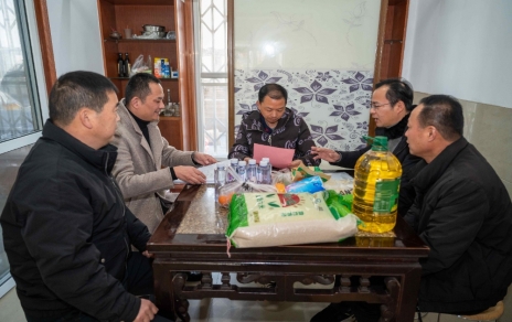 2024，在涌動(dòng)的愛(ài)心中，溫暖開(kāi)啟…